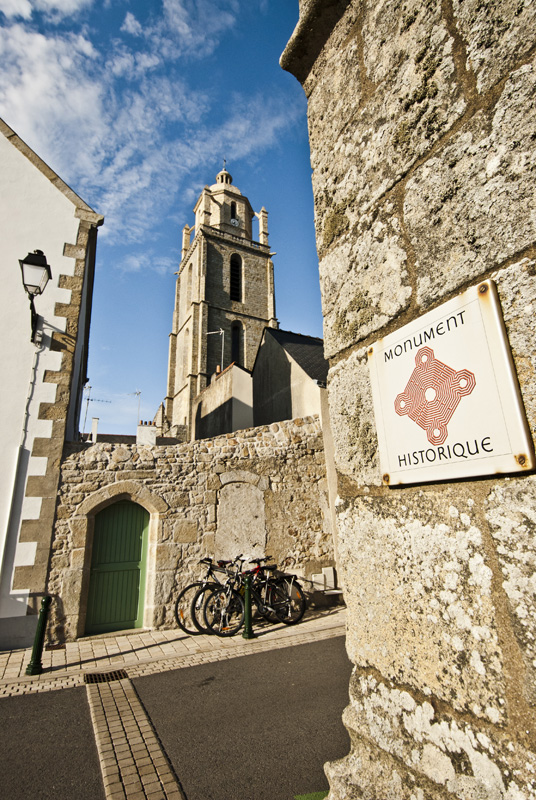 eglise-saint-guenole-batz-sur-mer-vue-exterieure-monument-historique-388267_1