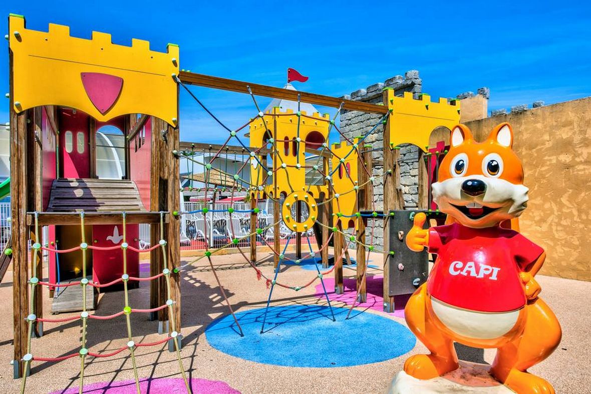 Camping le Domaine de Léveno - Guérande - Aire de jeux club enfant_6
