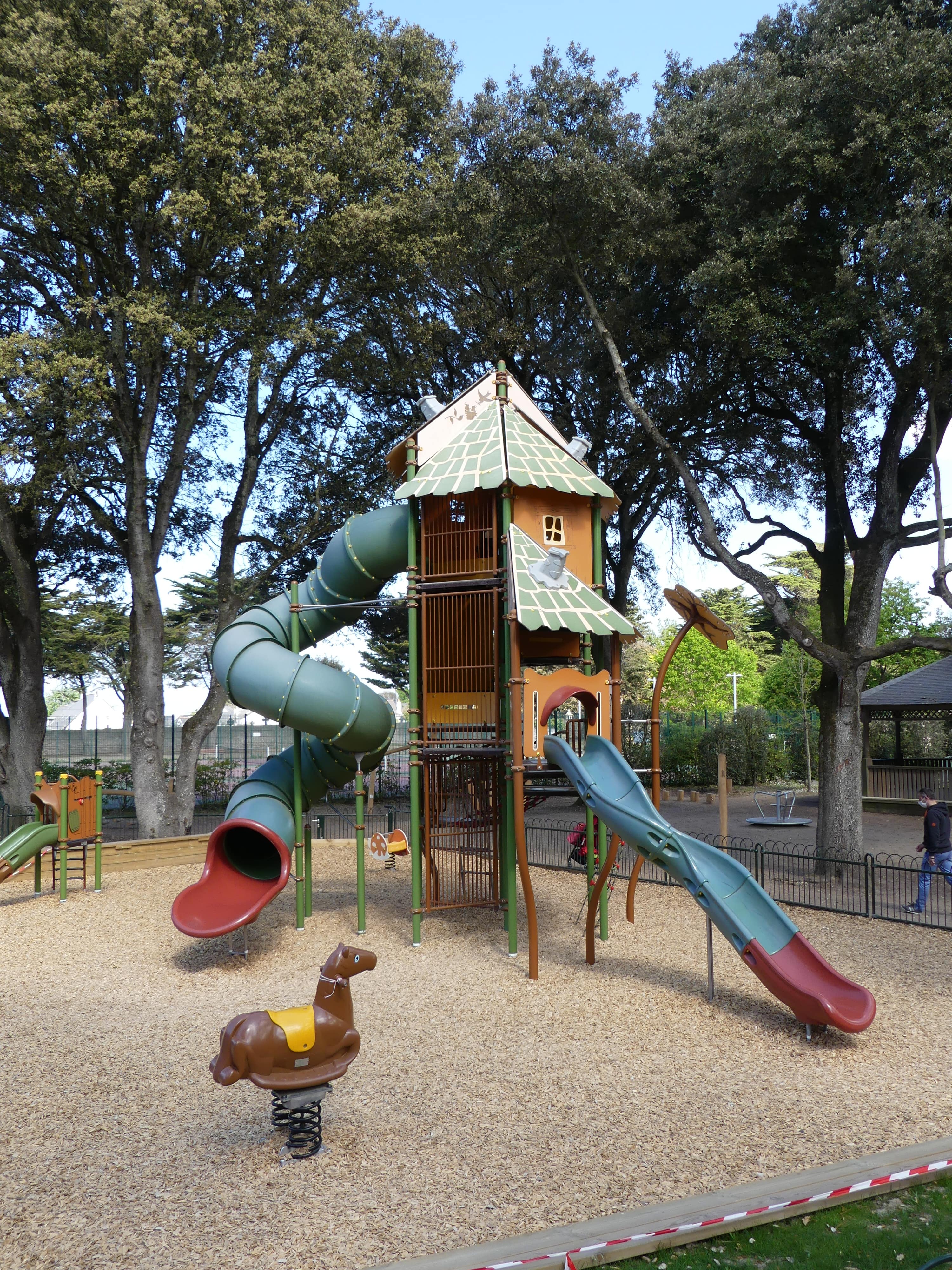 Aire de jeux du petit-bois_1