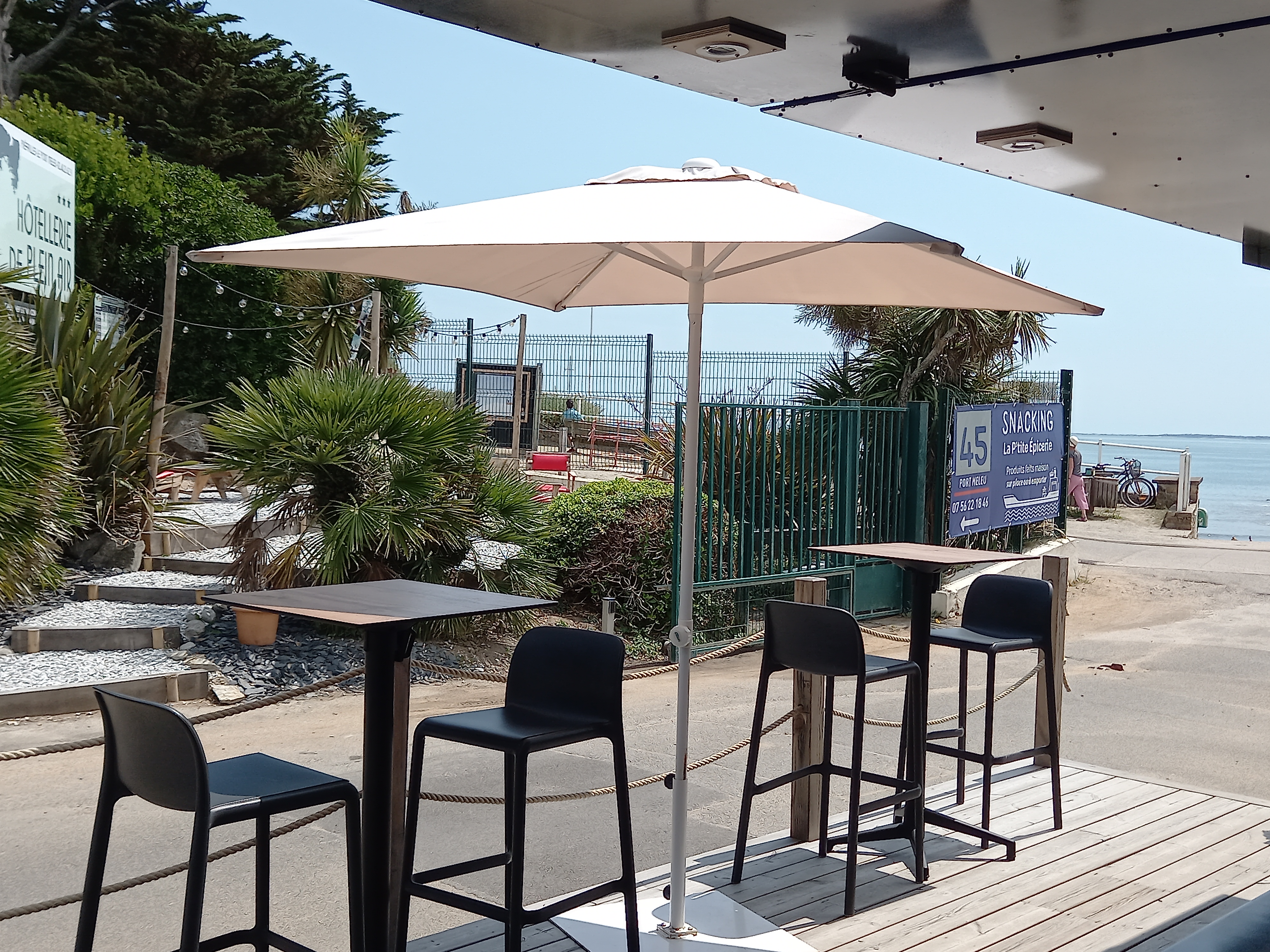 snack, vue mer, plage, restaurant rapide, 45PM, camping Port Meleu_1