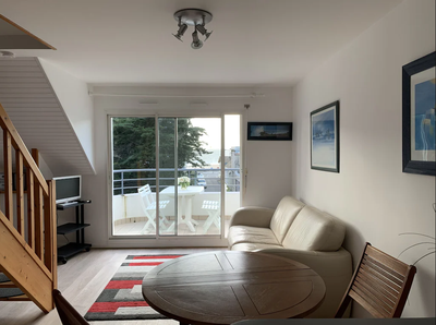 photo-2- HERBAIN salon et terrasse_1