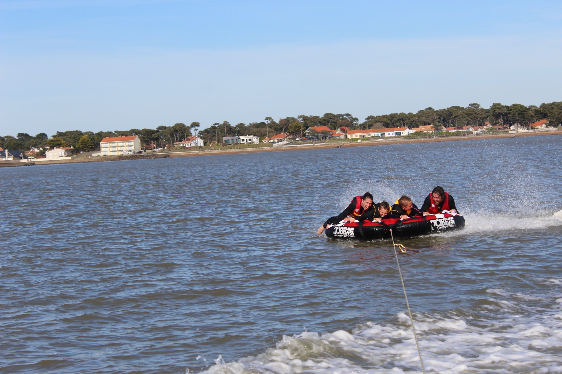 bouee-tractee3-st-brevin-jet-and-glisse-683_1