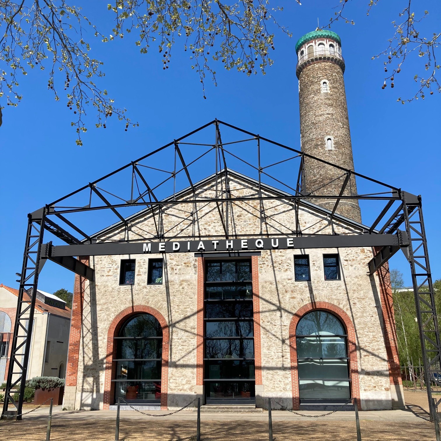 Mediathèque Victor-Jara