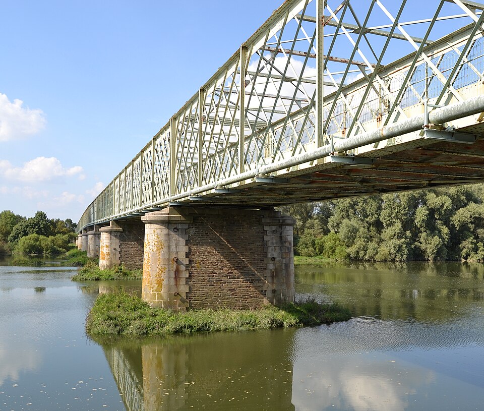 le pont nord de Thouaré-sur-Loire sur la Loire